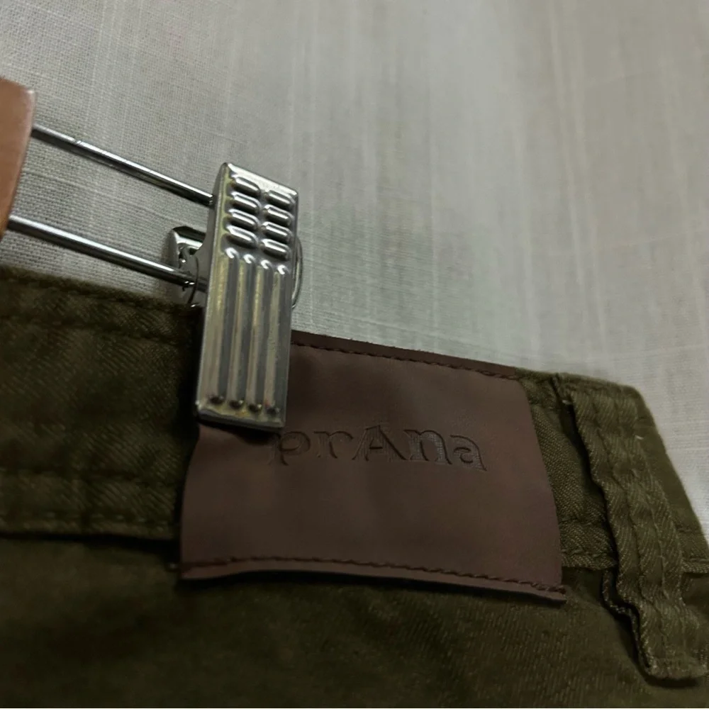 42/30 Prana Bridger Jean in green canvas feel slim fit